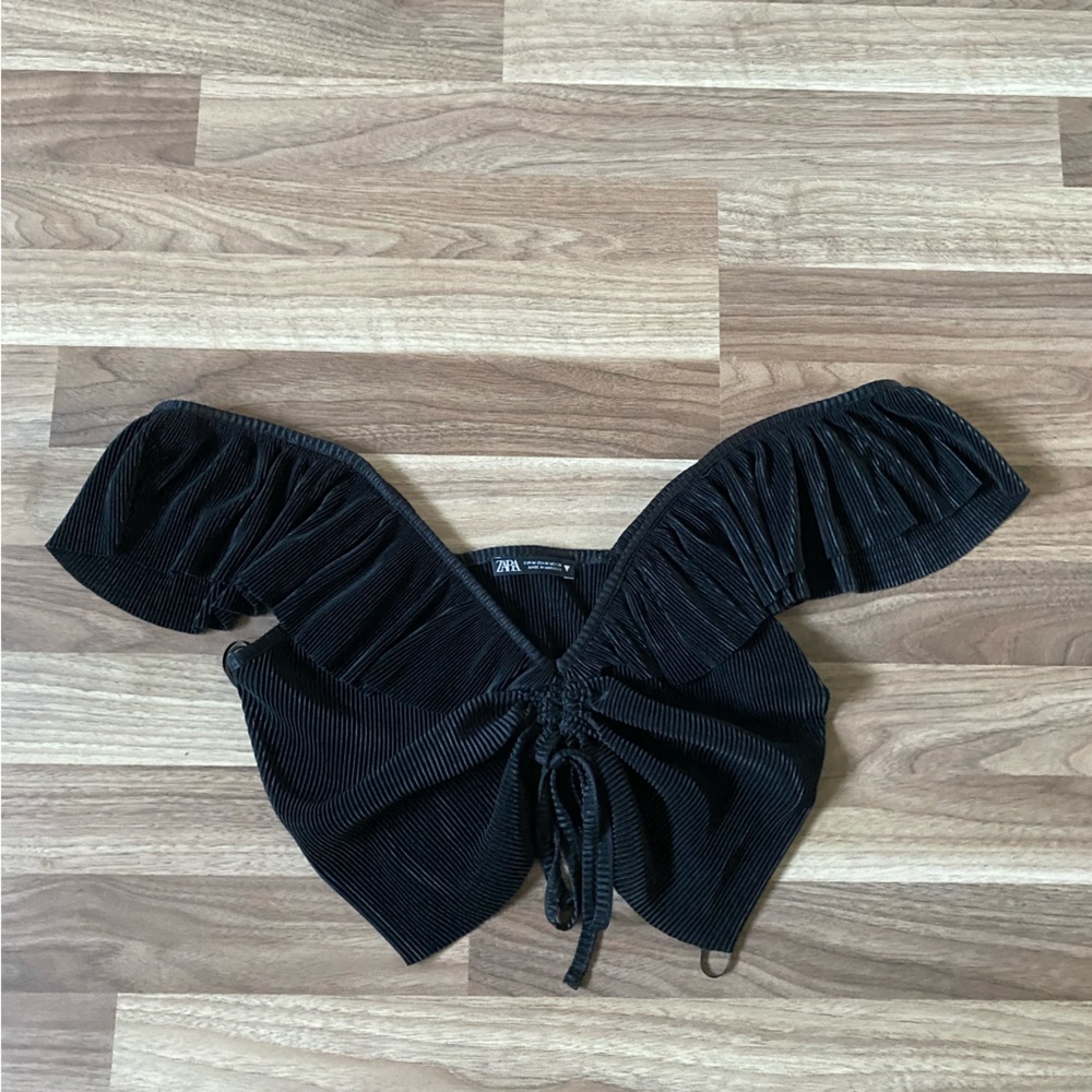 Zara black runched cropped shirt Size M